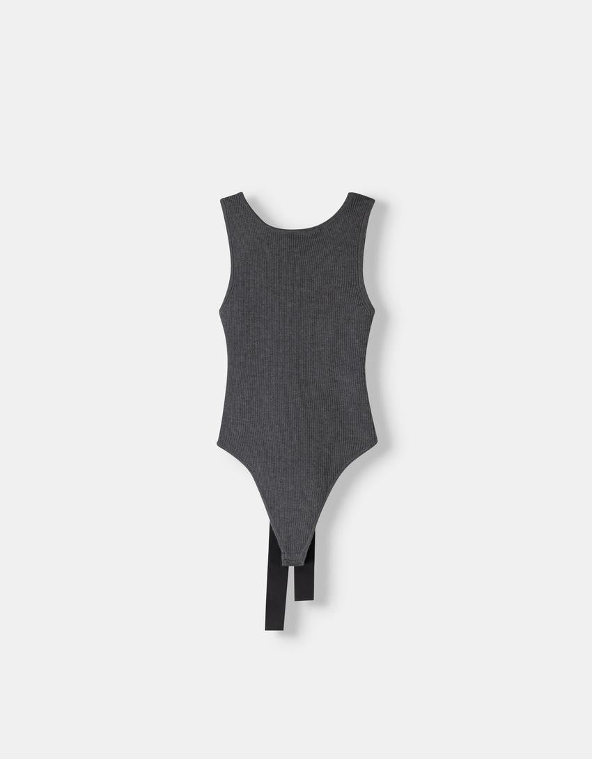 Body detalle lazos
