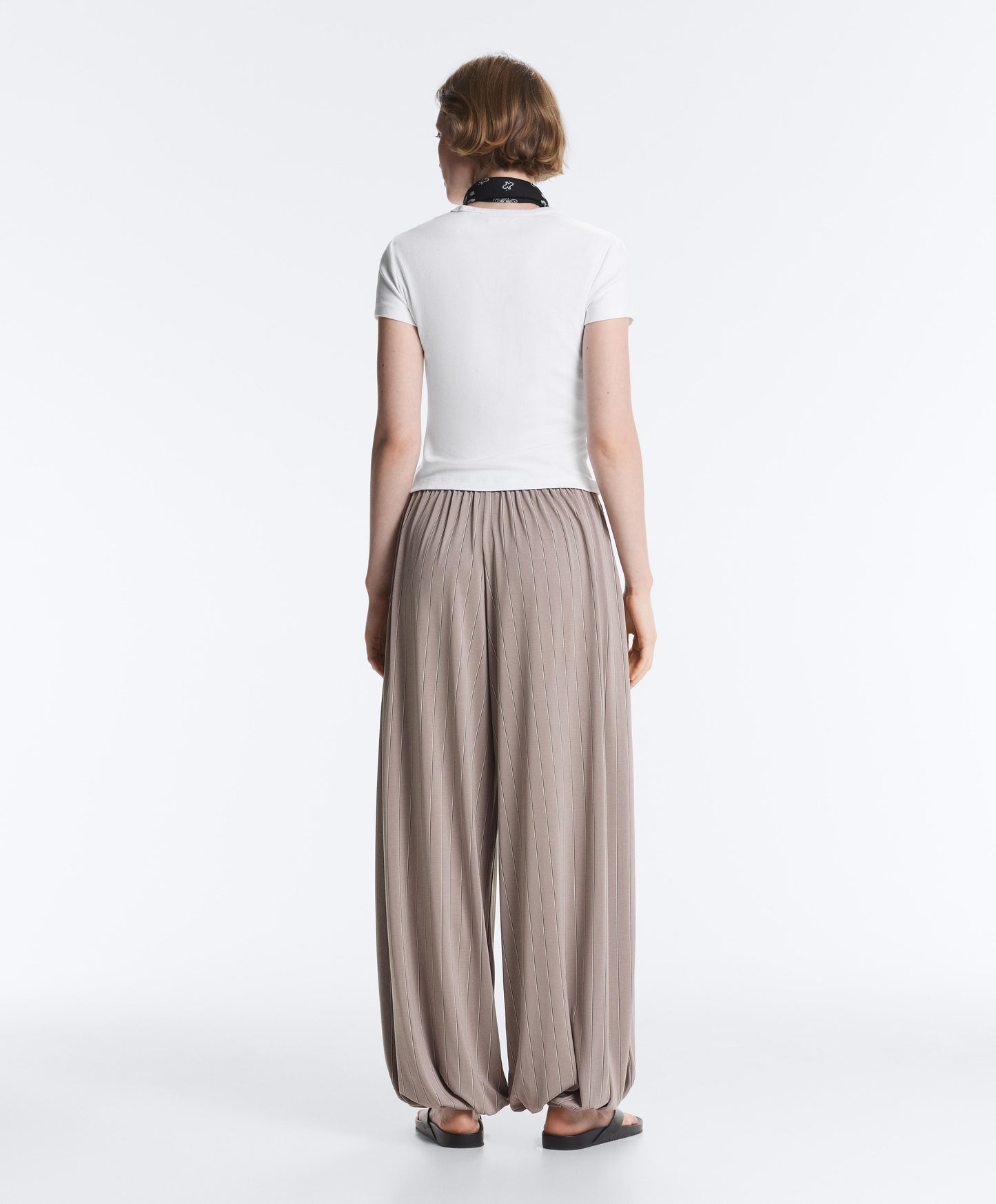 Pantalón estilo globo