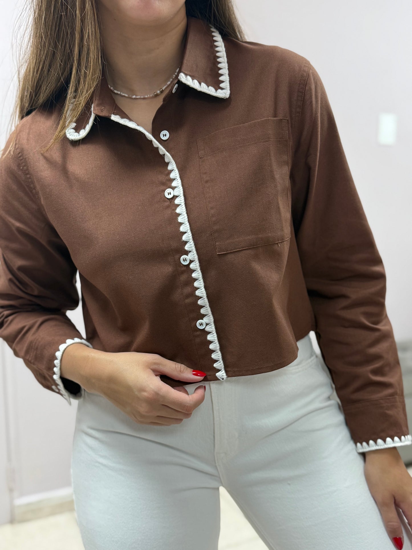 Camisa corta detalla crochet
